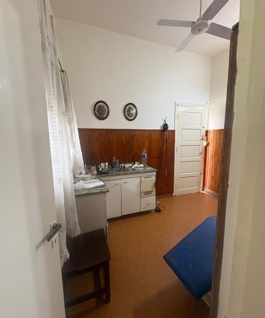 Foto de Dos casas en un mismo lote de 3 y 4 ambientes en Venta en Villa Domínico, imagen 1
