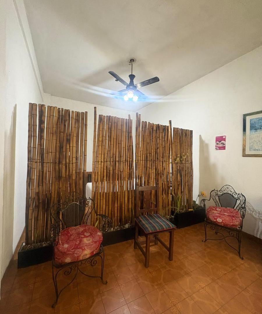 Foto de Dos casas en un mismo lote de 3 y 4 ambientes en Venta en Villa Domínico, imagen 2