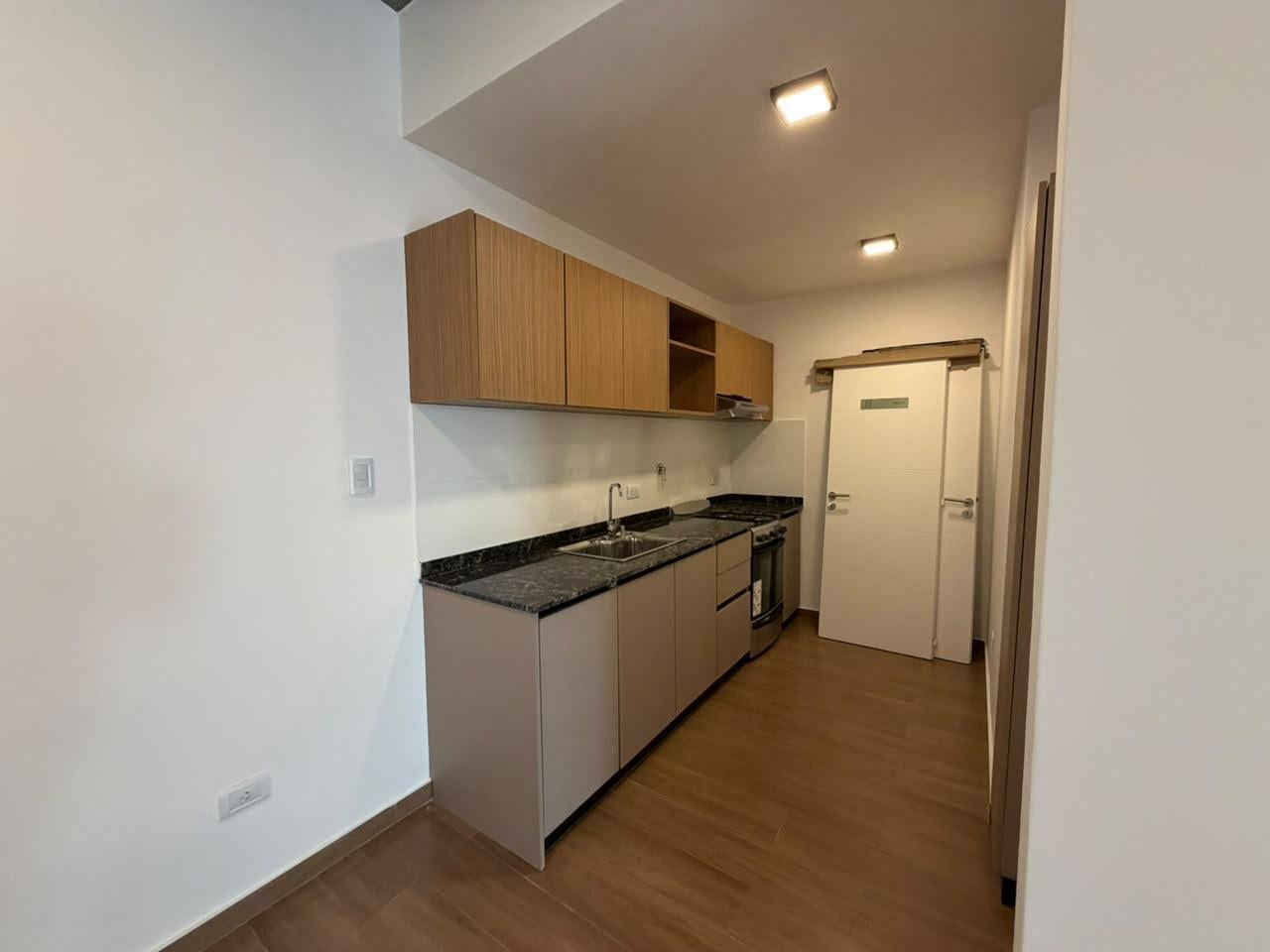 Foto de Departamento dos ambientes planta baja patio en alquiler, imagen 4