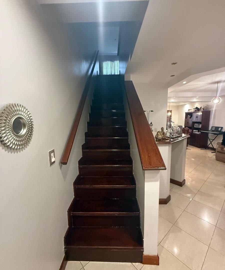 Foto de Casa cuatro ambientes quincho pileta jardin en venta en villa dominico, imagen 1
