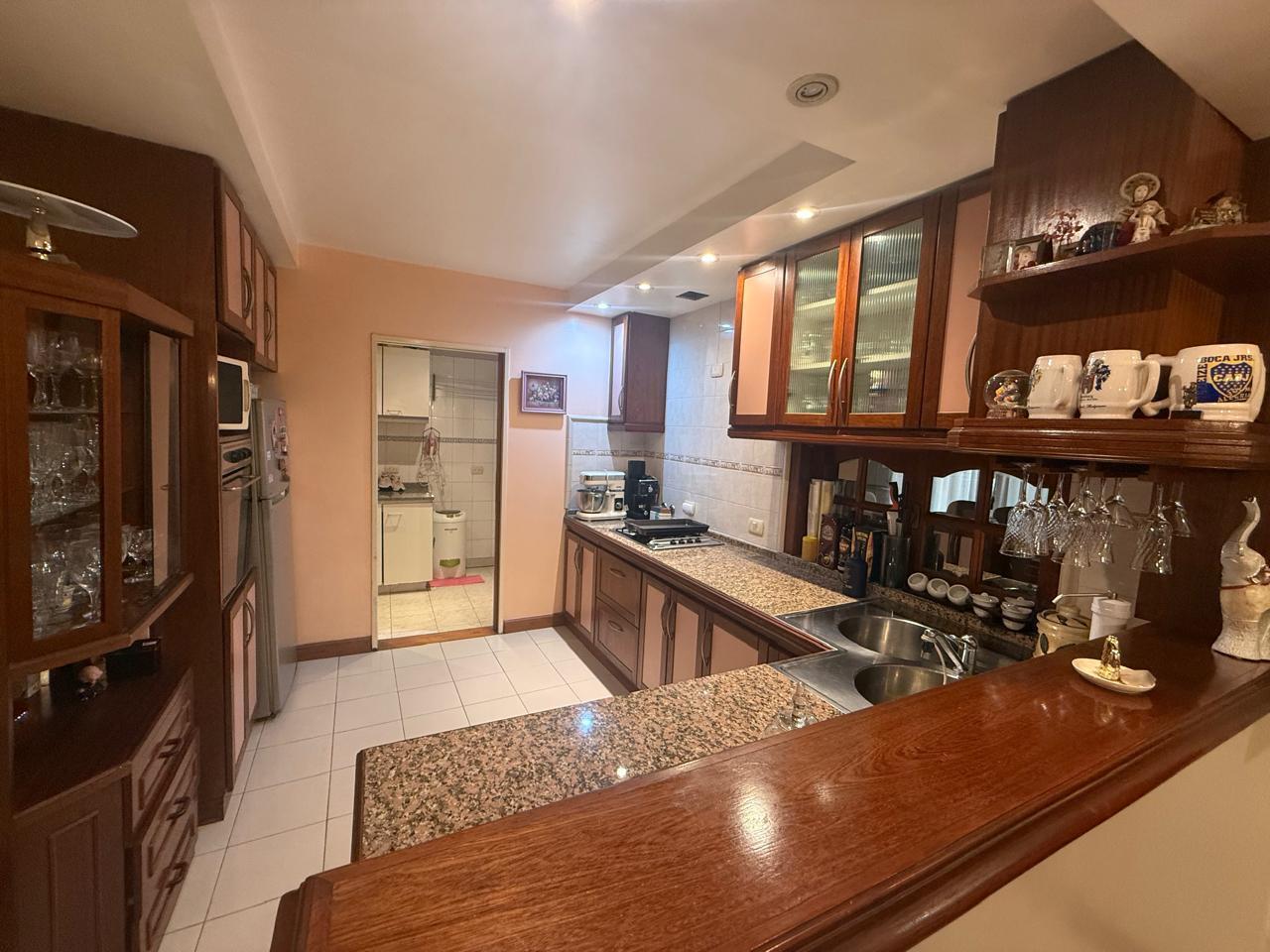 Foto de Casa cuatro ambientes quincho pileta jardin en venta en villa dominico, imagen 5