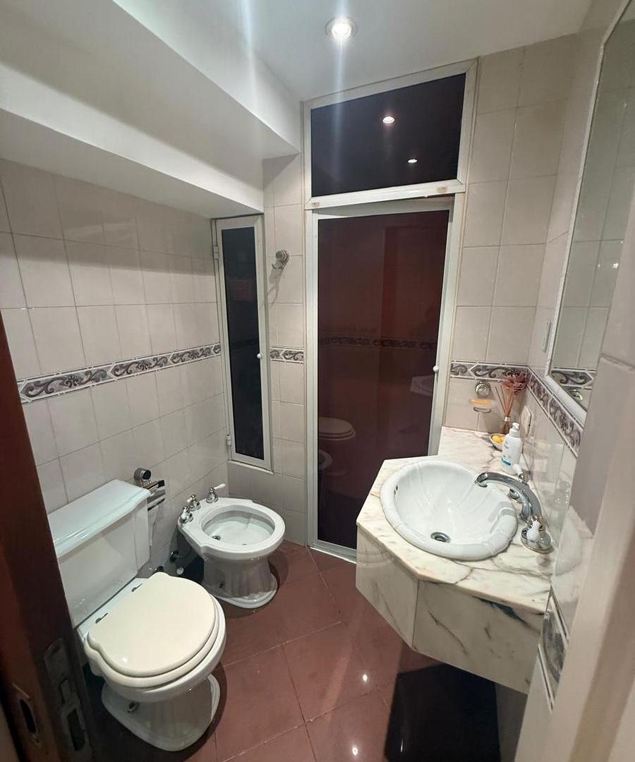 Foto de Casa cuatro ambientes quincho pileta jardin en venta en villa dominico, imagen 3