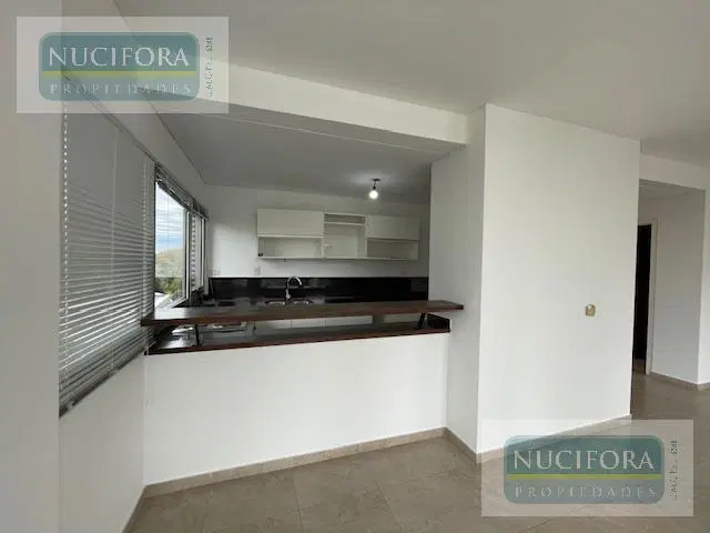 Departamento de 2 ambientes con cochera en alquiler - Edificio Premiun 4