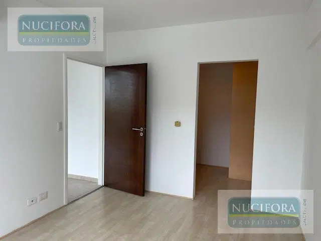Departamento de 2 ambientes con cochera en alquiler - Edificio Premiun 5