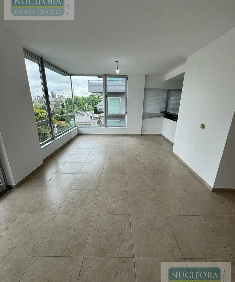 Departamento de 2 ambientes con cochera en alquiler - Edificio Premiun 1