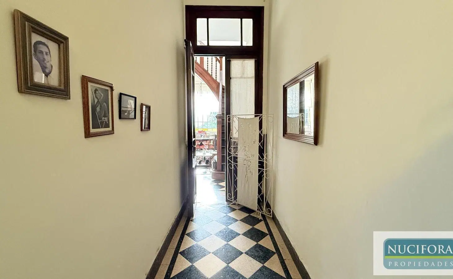 Casa en venta con Local Florida 3