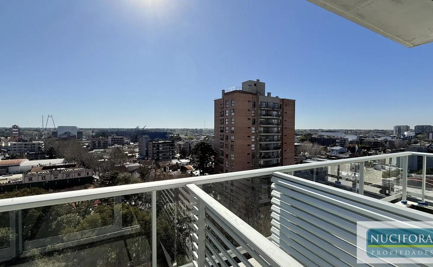 Departamento a estrenar 2 ambientes con cochera en el corazón de Tigre - Torres Cardón II 2