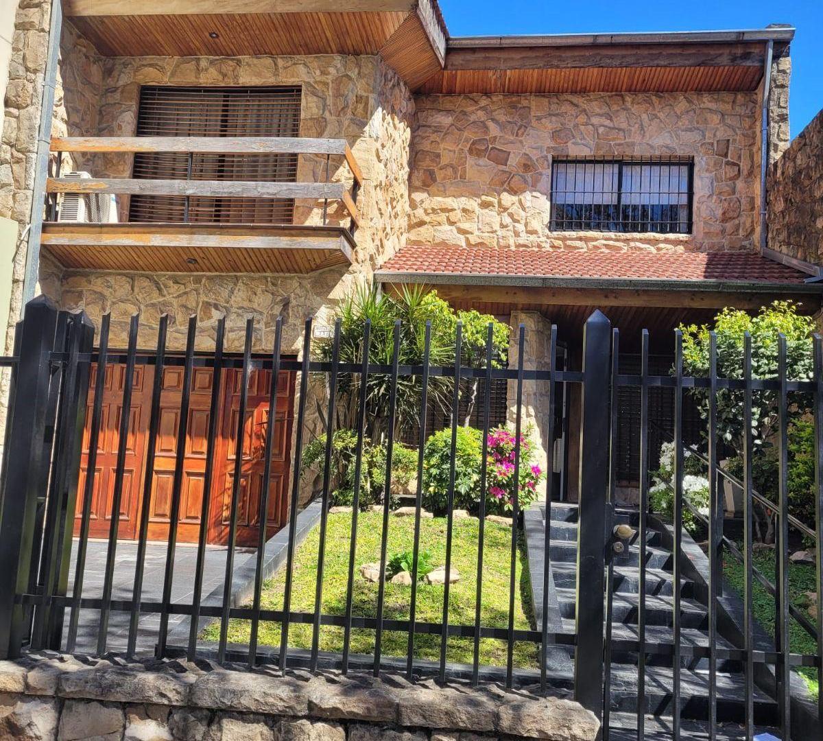 Foto de Excelente casa en dos plantas, en terreno propio, muy buena ubicación, imagen 2