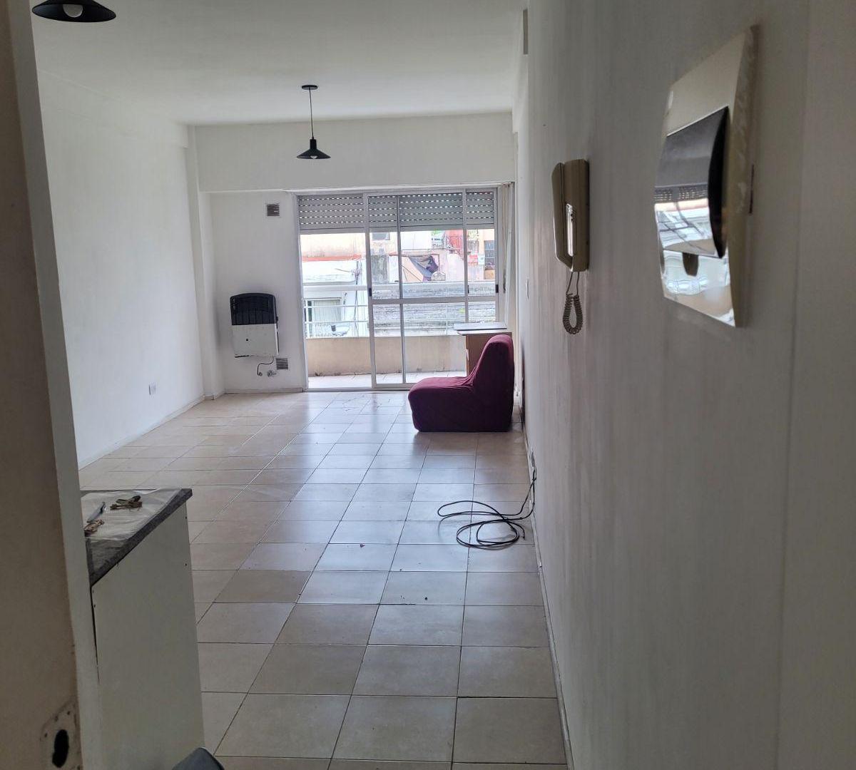 Foto de departamento monoambiente en Villa Real, muy buena ubicación, expensas, imagen 1