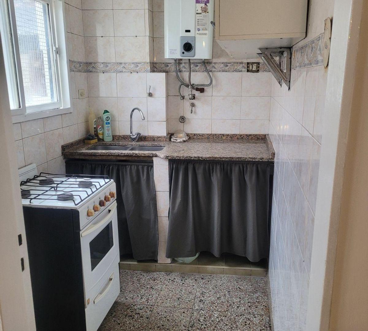 Foto de comodo departamento muy luminoso, segundo piso por escalera, sin, imagen 4