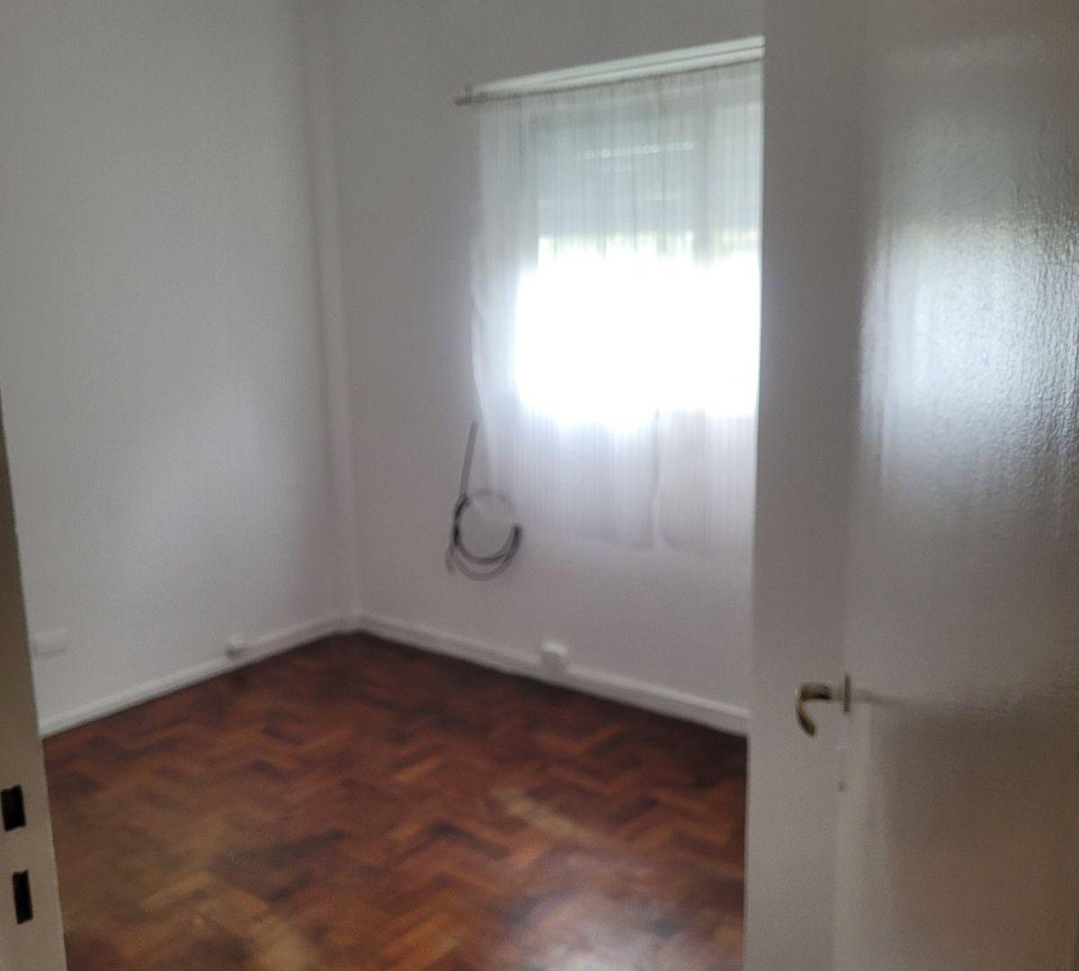 Foto de comodo departamento muy luminoso, segundo piso por escalera, sin, imagen 1