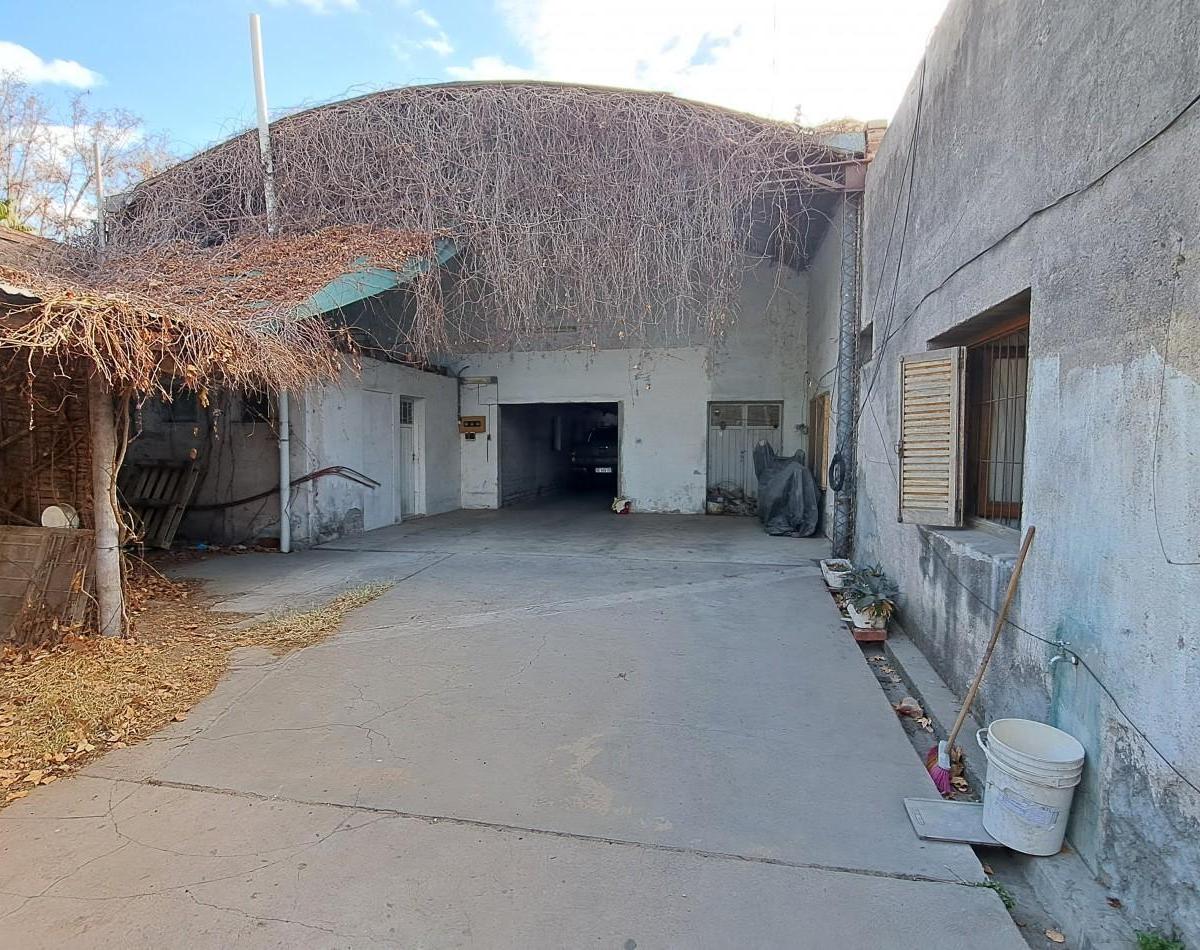 Vendo Terreno Importante de 600 m² con Galpon 200 y Deposito a 4 Cuadras del Centro de San Rafael. 4