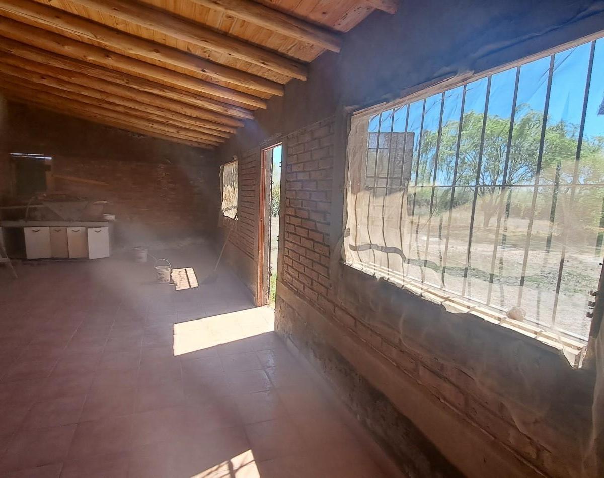 Vendo Finca 4.7 Has Zona 4 Km Salto de Las Rosa. Cuenta con Casa 2 Dorm. a Terminar. San Rafael. 3