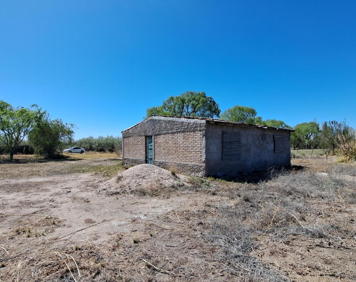 Vendo Finca 4.7 Has Zona 4 Km Salto de Las Rosa. Cuenta con Casa 2 Dorm. a Terminar. San Rafael. 2