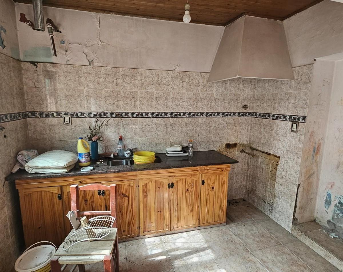 Vendo! Gran Oportunidad en San Rafael. Casa + Departamento + Salon + Tingladoubicada a Solo 10 Cuadra 5
