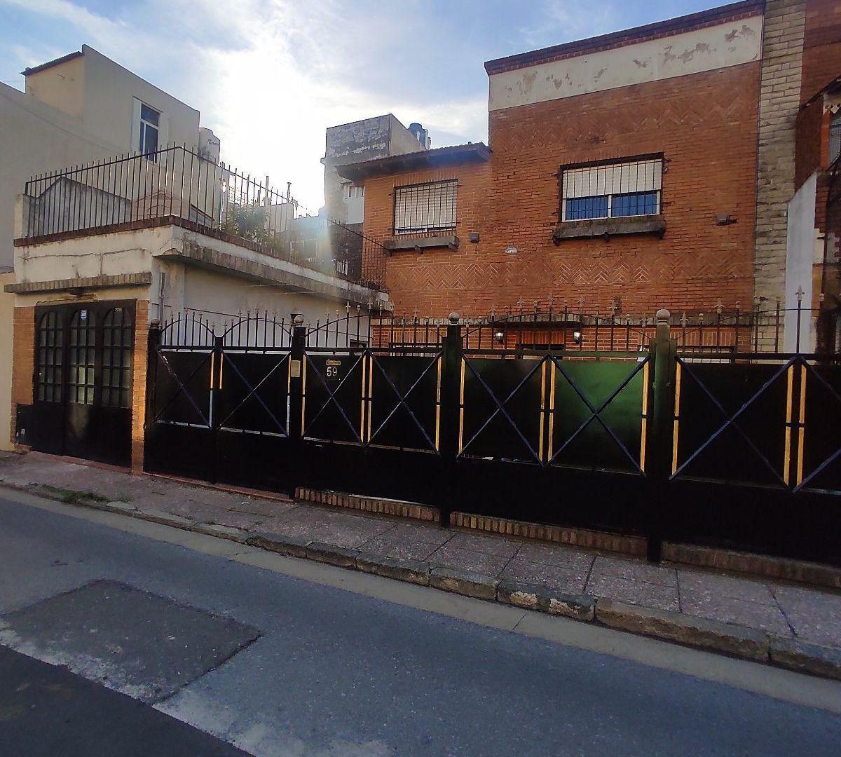 Casa con Terraza, Garage y Jardin