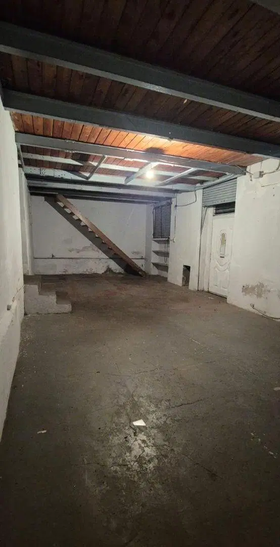 Local comercial con vivienda, patio y terraza en PH 1