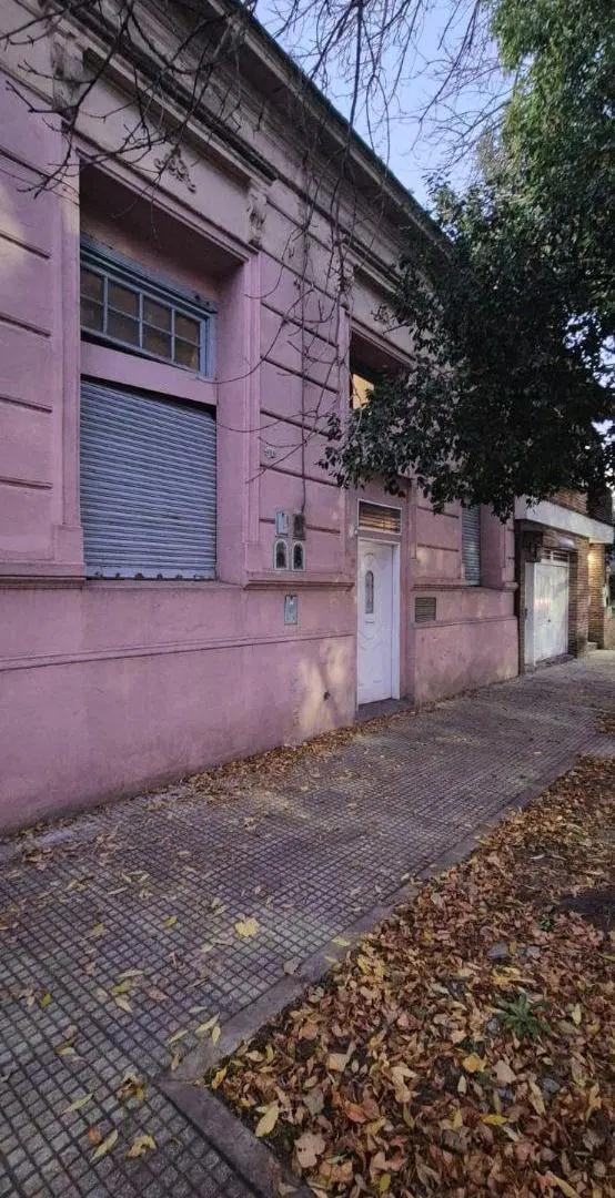 Local comercial con vivienda, patio y terraza en PH 2