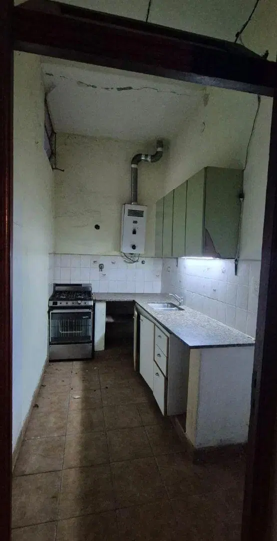Local comercial con vivienda, patio y terraza en PH 3