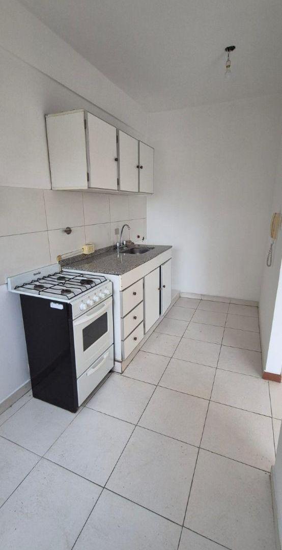 Foto de Alquiler muy buen semipiso 2 ambientes al frente con balcón, imagen 5