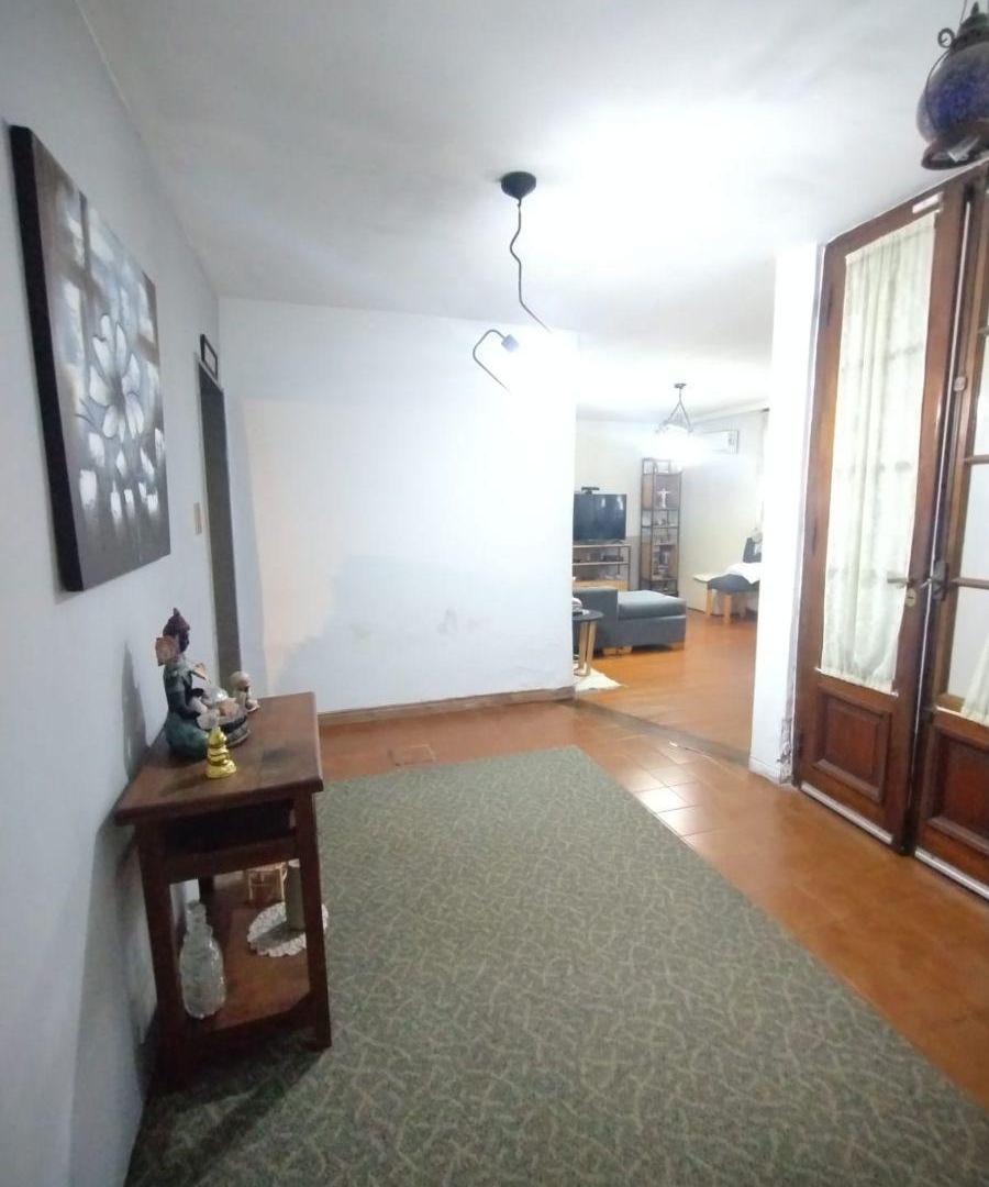 Foto de PH de 3 Ambientes frente con entrada independiente y Patio. Sin expensas, imagen 4