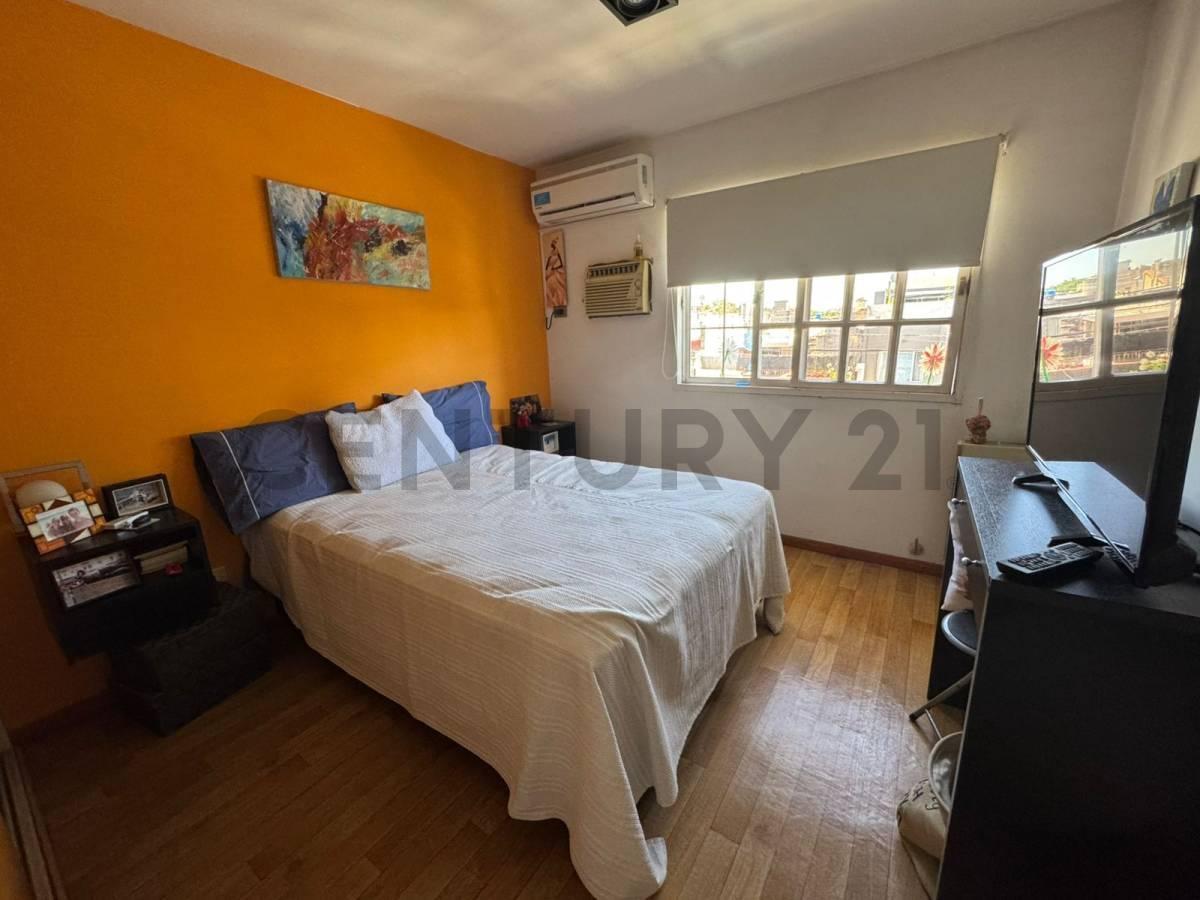 Triplex 5 Amb. C/ent Auto y Hermoso Patio 5