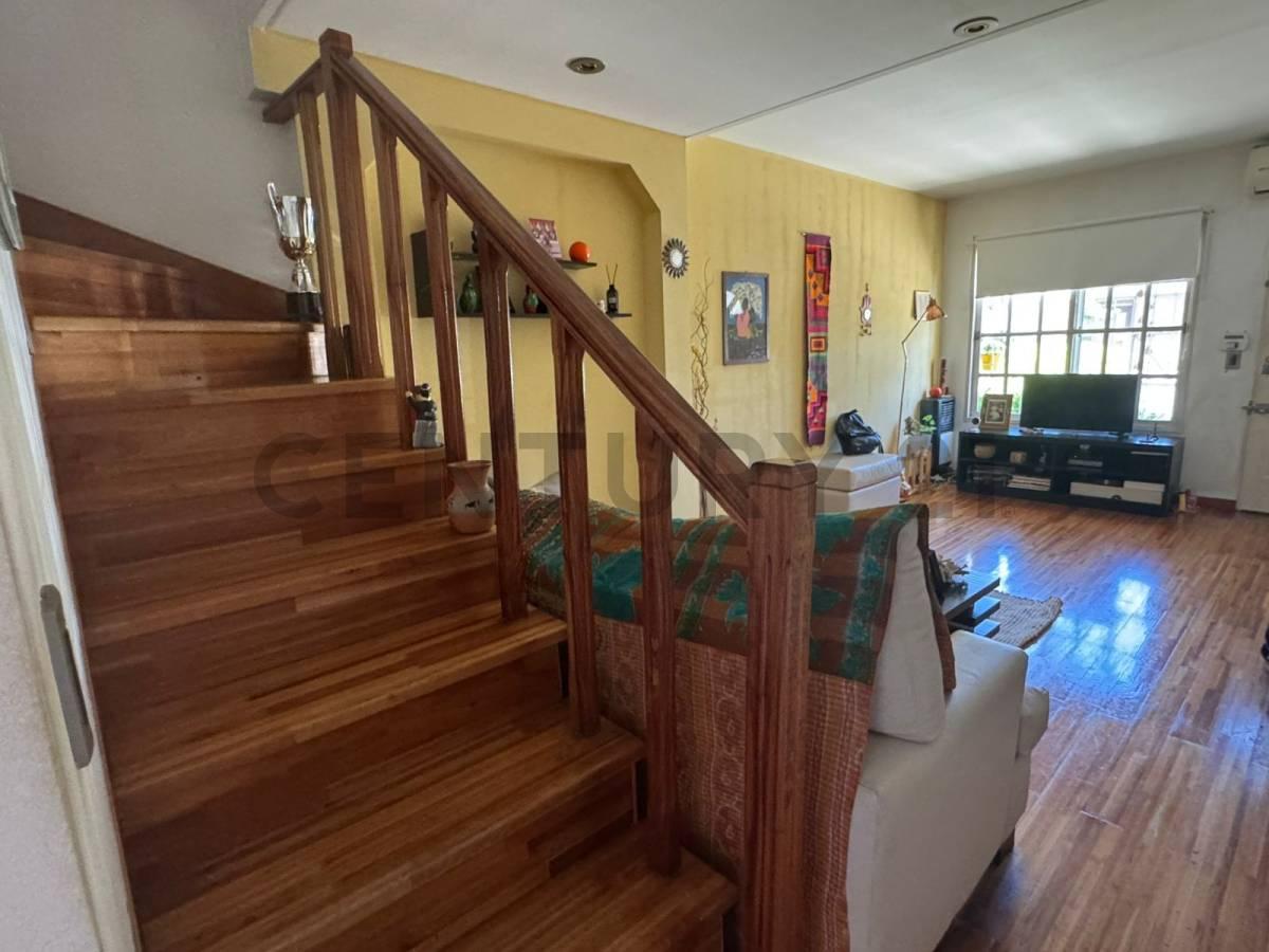 Triplex 5 Amb. C/ent Auto y Hermoso Patio 2