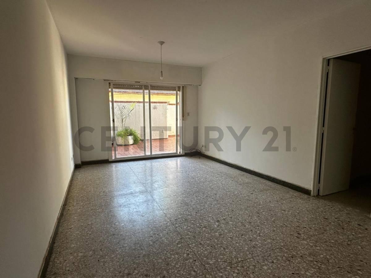 Foto de Depto 4 amb. cfte con hermoso patio, imagen 2
