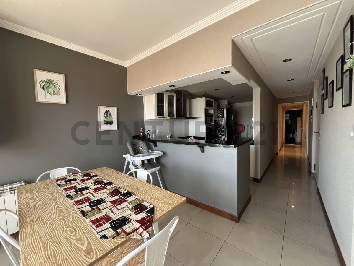 Excelente Piso de 3 Ambientes Al Frente con Cochera Doble con Entrada Individual y Baulera. 3