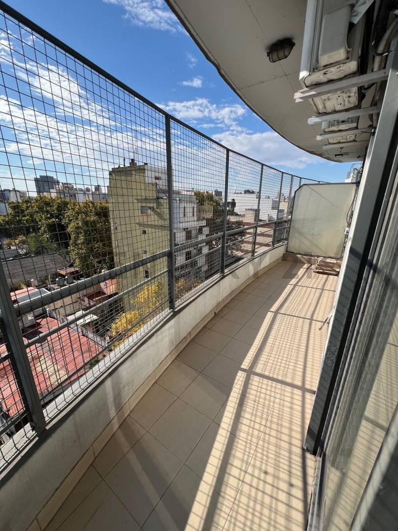 Excelente Departamento de 3 Ambientes Contrafrentre en Villa General Mitre. 5