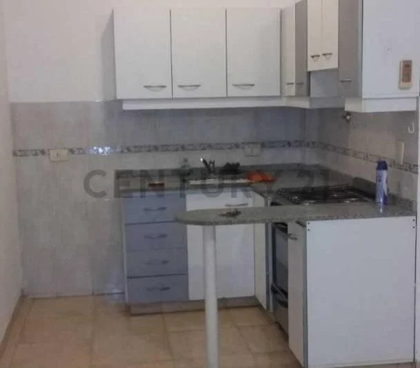 Muy buen 3 Ambientes lateral con Patio en Alquiler en barrio de Liniers 1