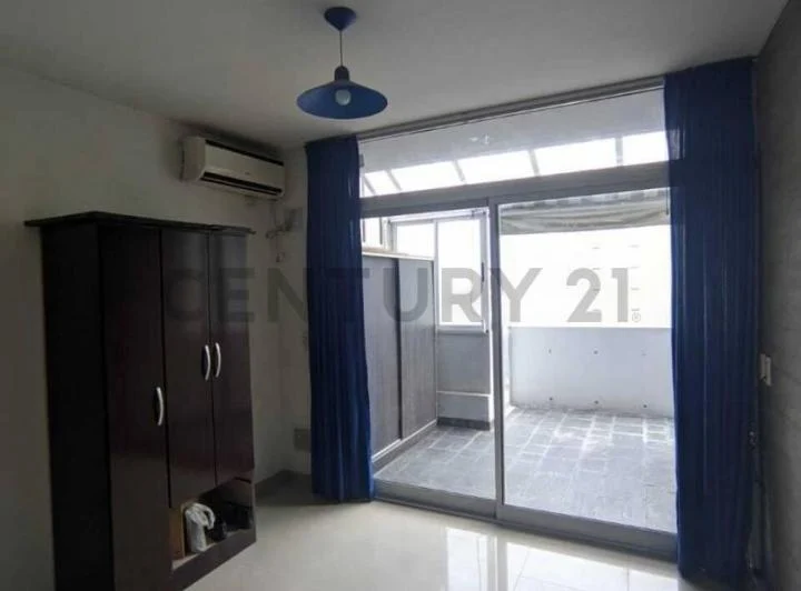 Hermoso monoambiente al frente con balcon en Alquiler en el Barrio de Villa del Parque 3