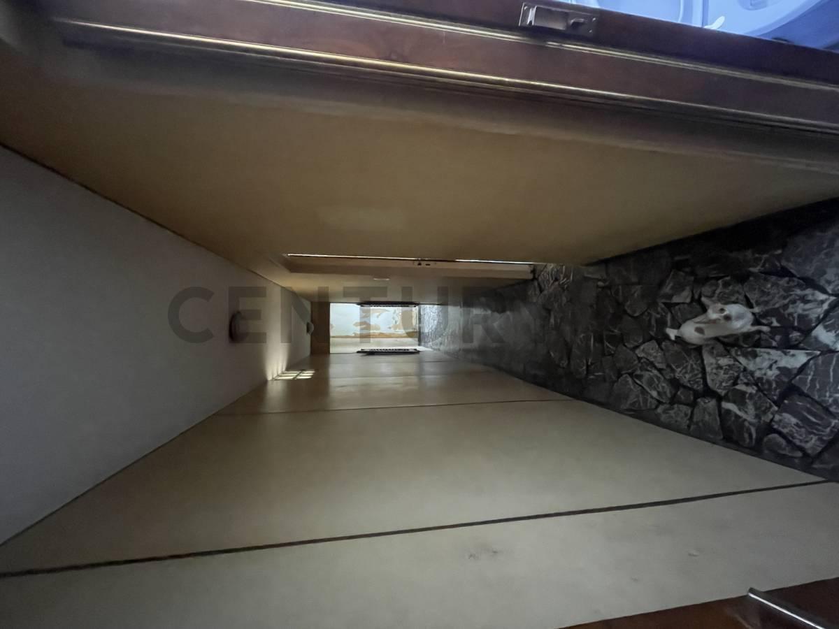 Foto de Casa en Venta sobre Lote propio en Flores Norte - Excelente potencial, imagen 5