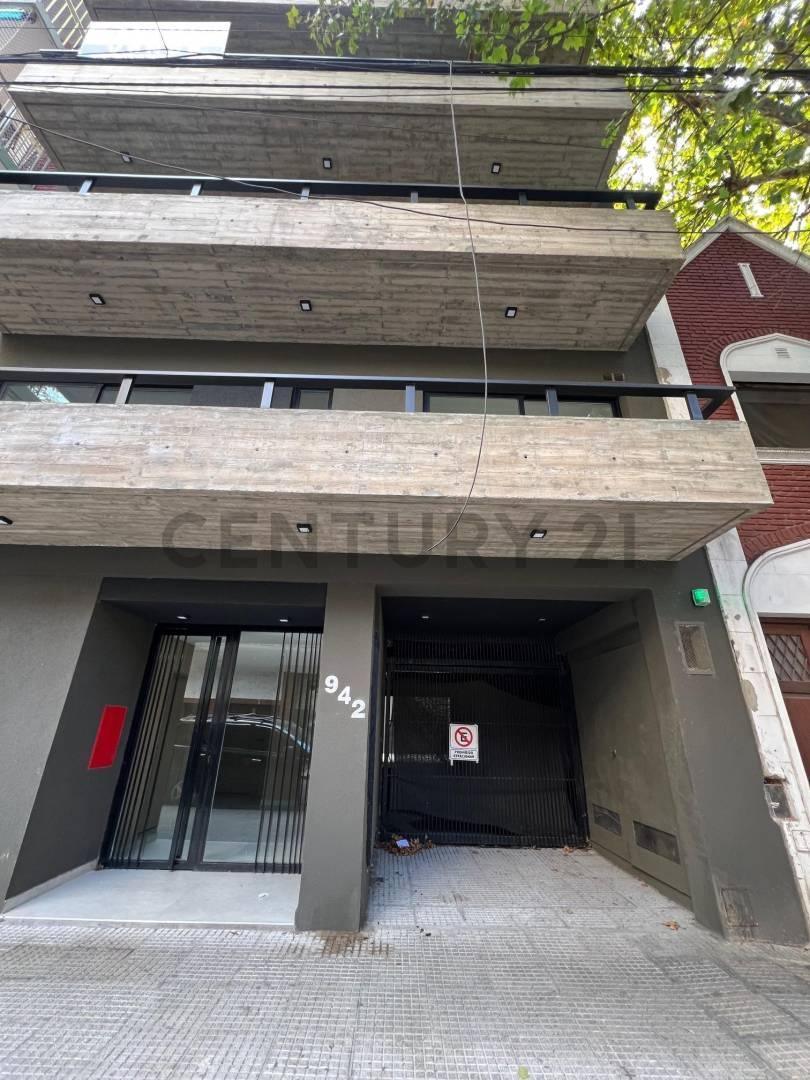 Foto de Amplia Cochera Cubierta en Edificio a Estrenar - Flores Norte, imagen 1