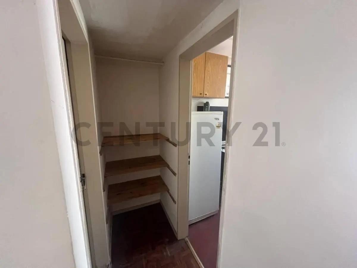 Monoambiente con balcón en Boedo 3