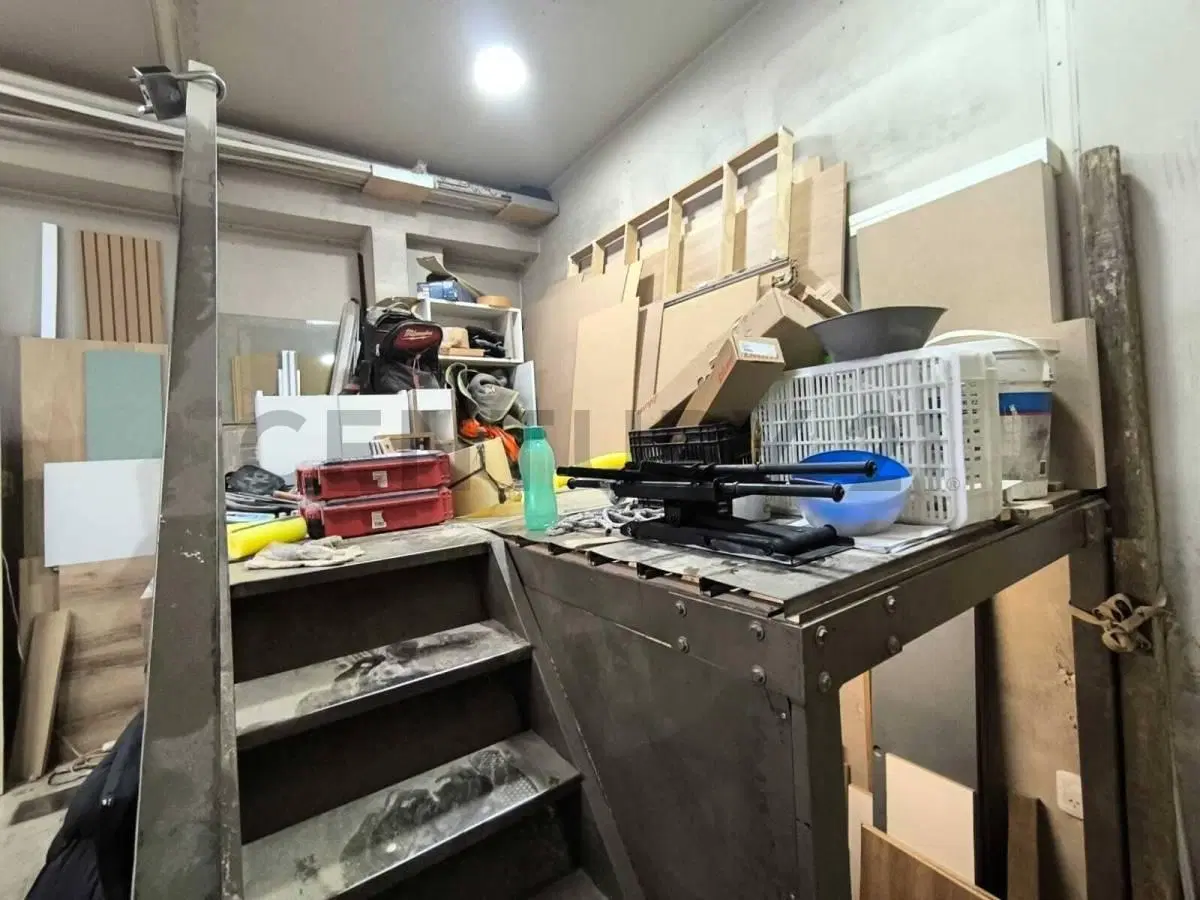 Local comercial en alquiler sobre Av. Nazca 2400 Villa del Parque 3