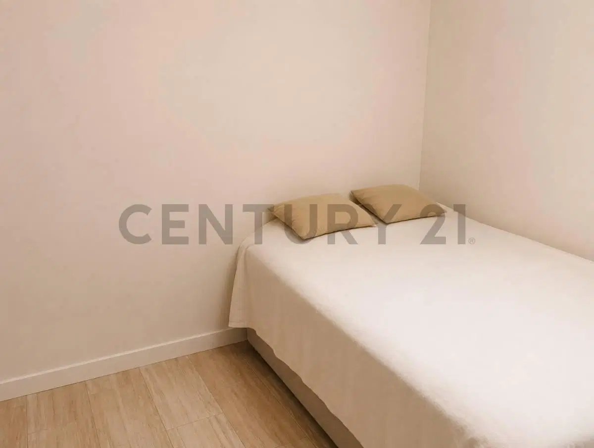 Excelente departamento en Caballito, originalmente de 2 ambientes y actualmente adaptado a 3 amb. 2