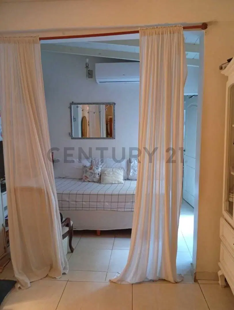 Excelente departamento en Caballito, originalmente de 2 ambientes y actualmente adaptado a 3 amb. 5