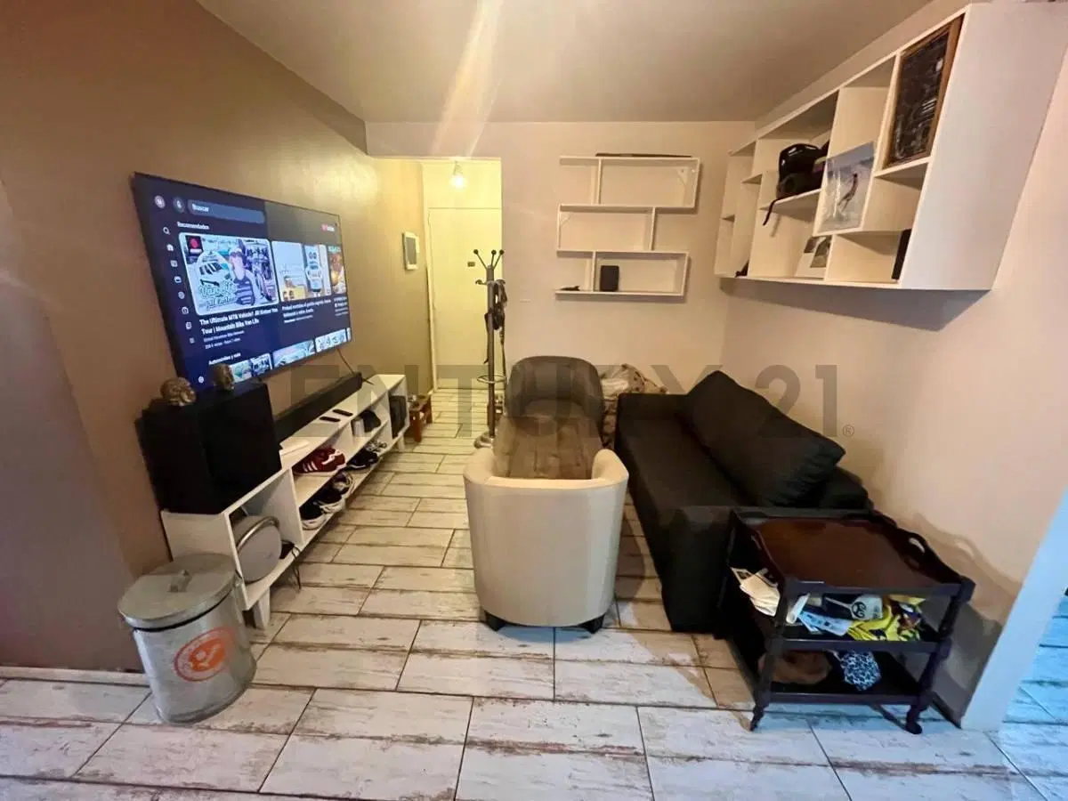 Departamento 2 ambientes refaccionado - Balcón a la calle - Caballito Sur 2