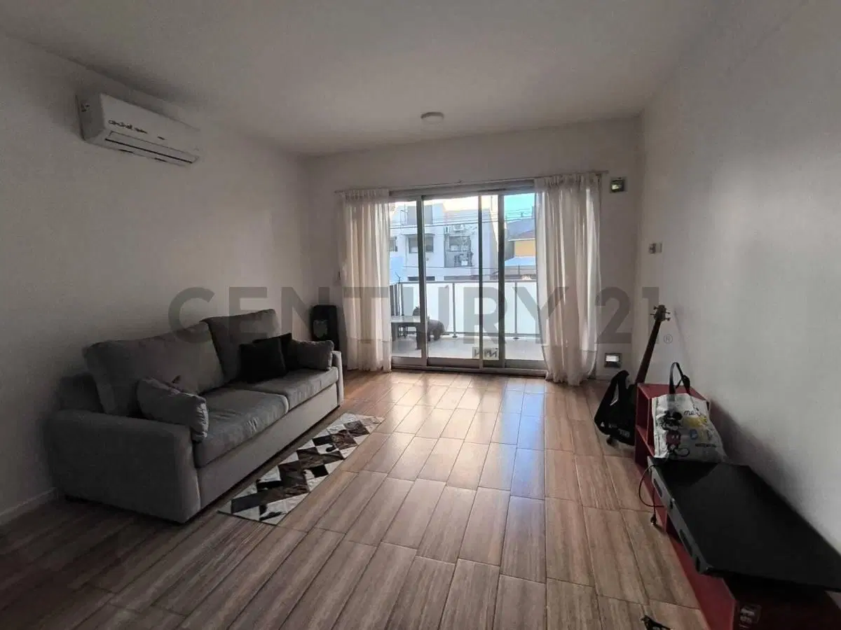 ALQUILER – EXCLUSIVO  MONOAMBIENTE AL FRENTE CON BALCÓN Y CHOCHERA EN VILLA DEL PARQUE 4