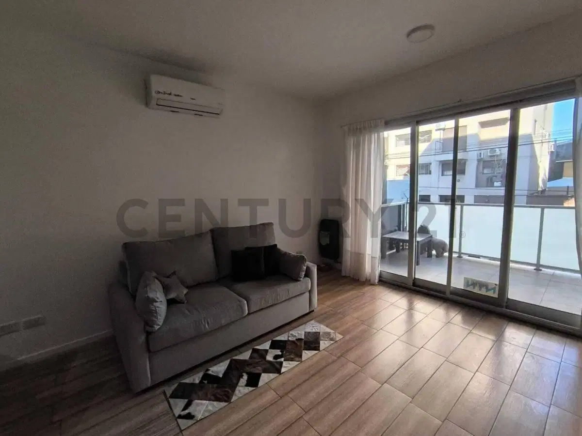 ALQUILER – EXCLUSIVO  MONOAMBIENTE AL FRENTE CON BALCÓN Y CHOCHERA EN VILLA DEL PARQUE 2