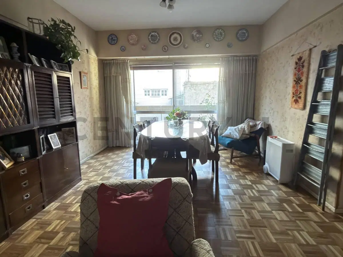 Coghlan - Departamento 4 ambientes al frente con balcón y 2 baños. 4