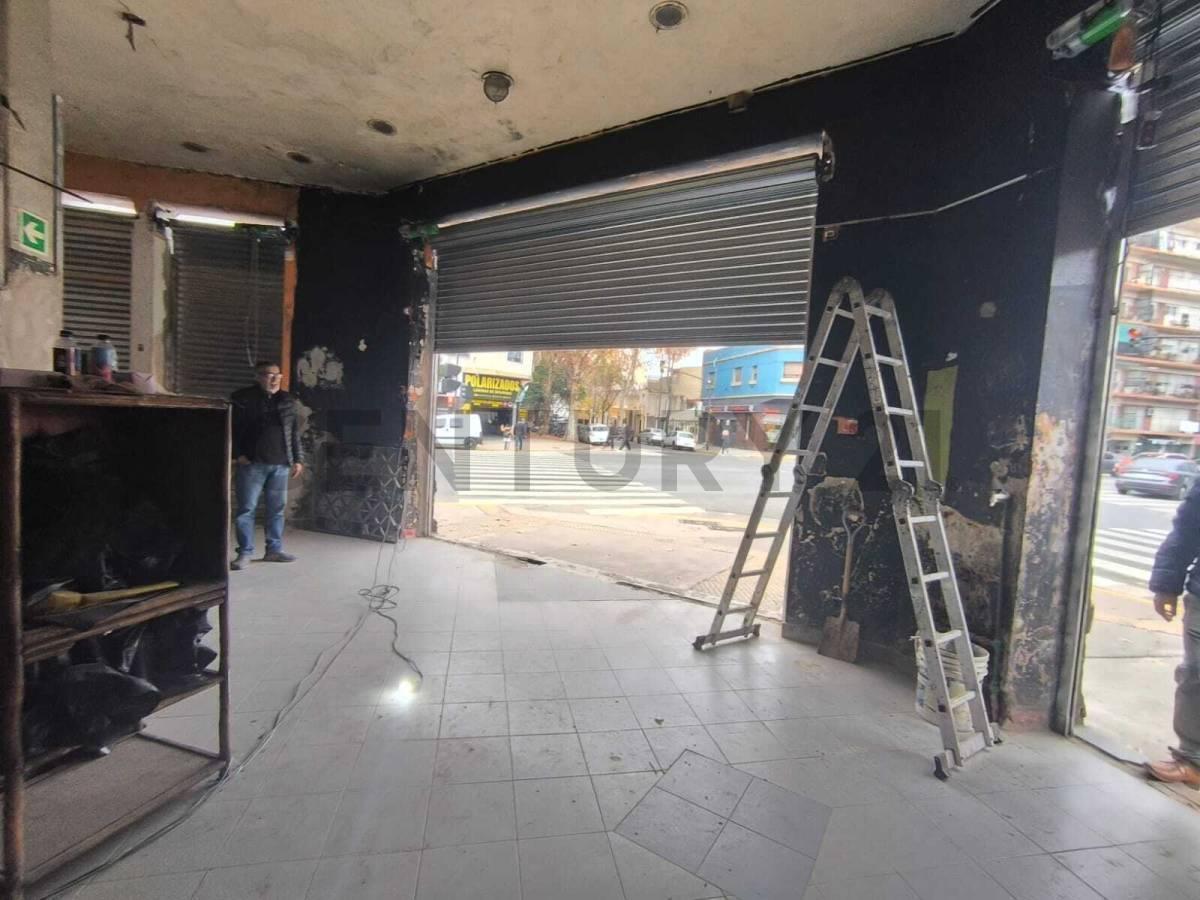 Foto de Local en esquina excelente ubicación., imagen 4