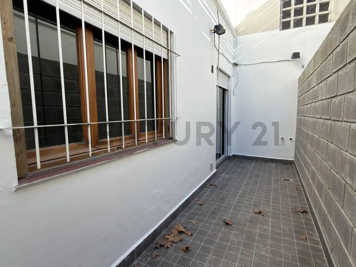 Villa Devoto- Departamento 3 ambientes con 2 patios- 2