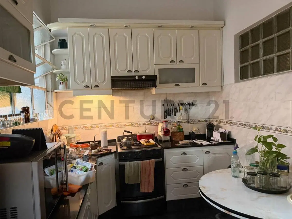Departamento de Categoría | 4 Ambientes con Dependencia | 104 m² | Balvanera | Apto Crédito 8