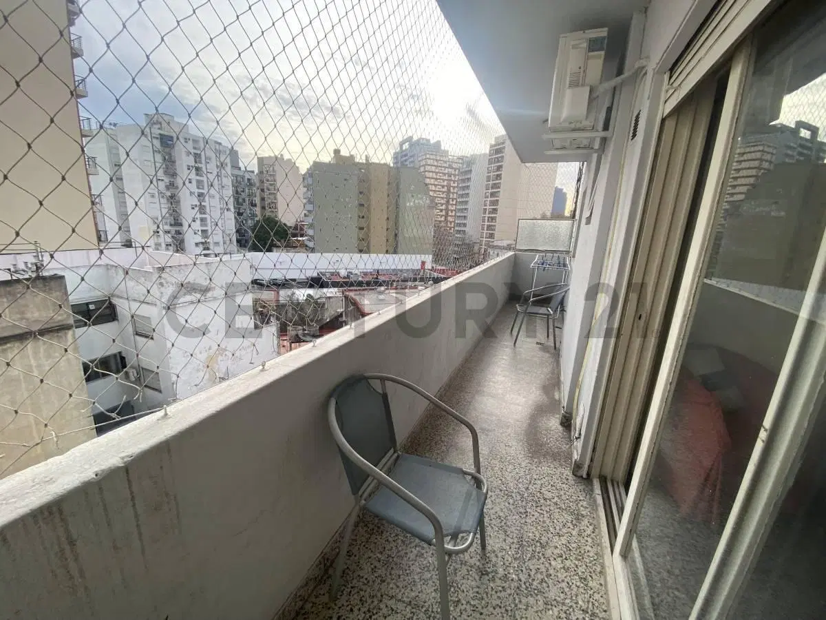 Departamento 3 ambientes en venta con balcón corrido y baulera - La Paternal 4