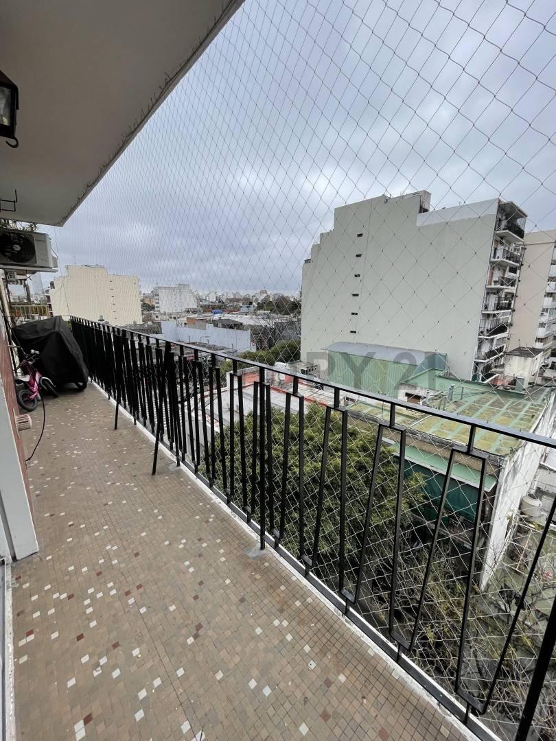 Foto de Venta Amplio 3 Ambientes con Balcón y Vista Abierta a 100 mts de Plaza, imagen 2