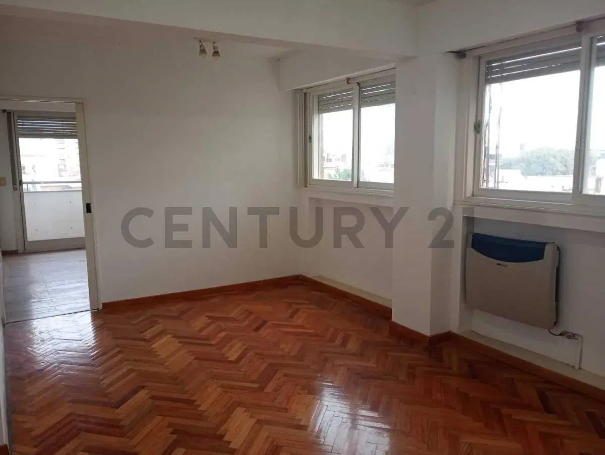Impecable 2 ambientes super luminoso con cocina independiente 4