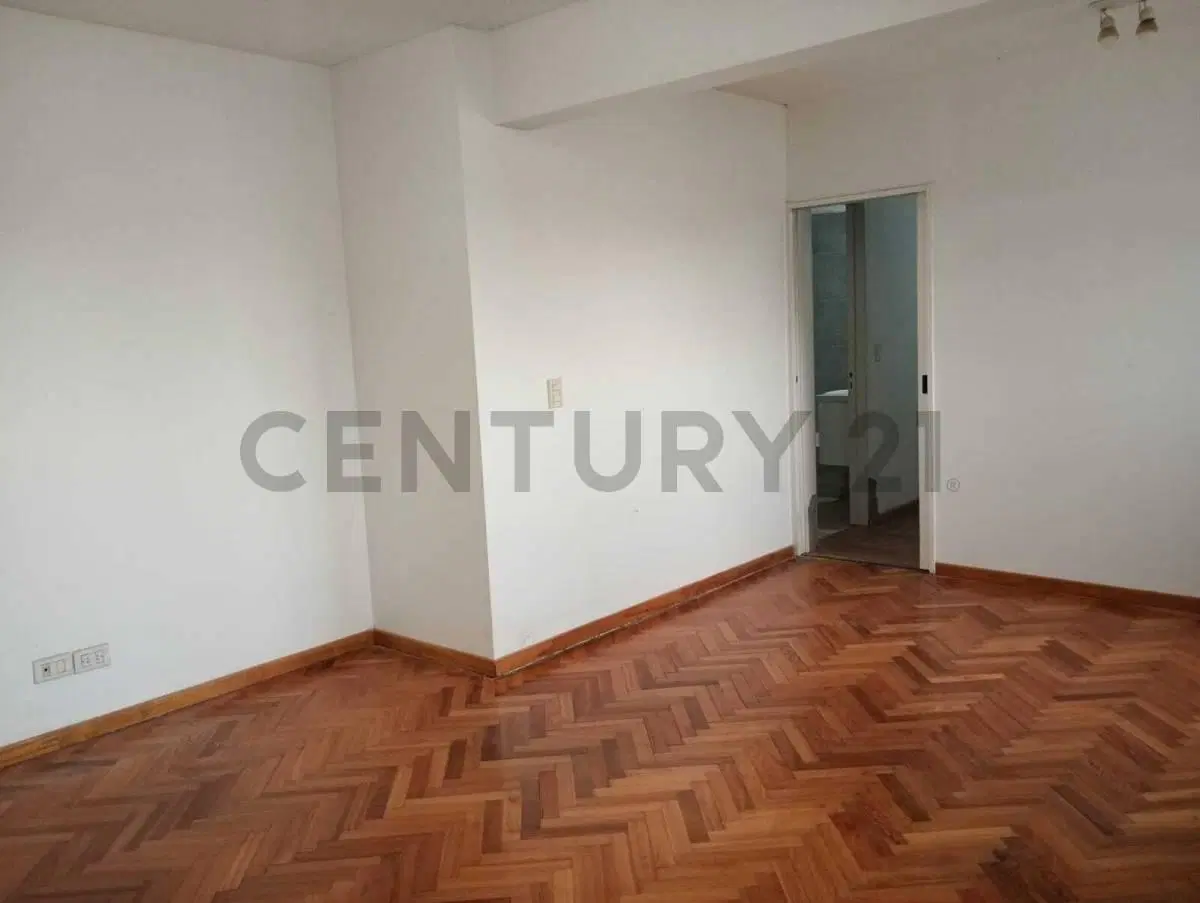 Impecable 2 ambientes super luminoso con cocina independiente 5