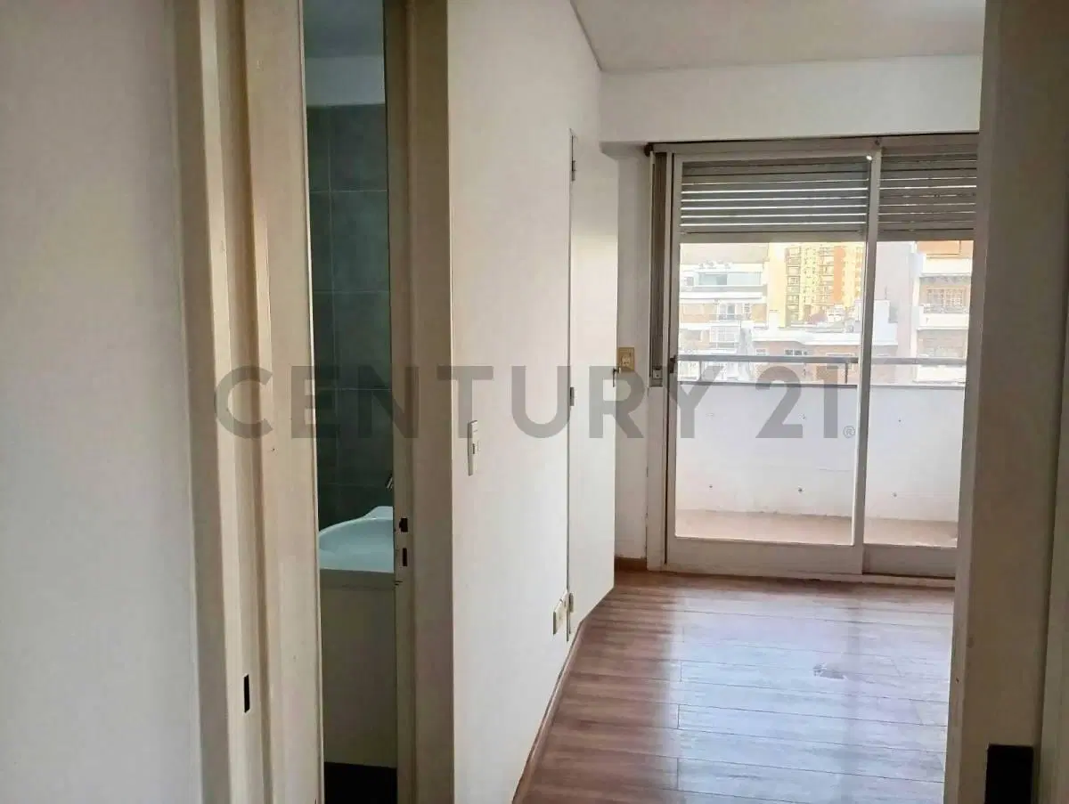Impecable 2 ambientes super luminoso con cocina independiente 8